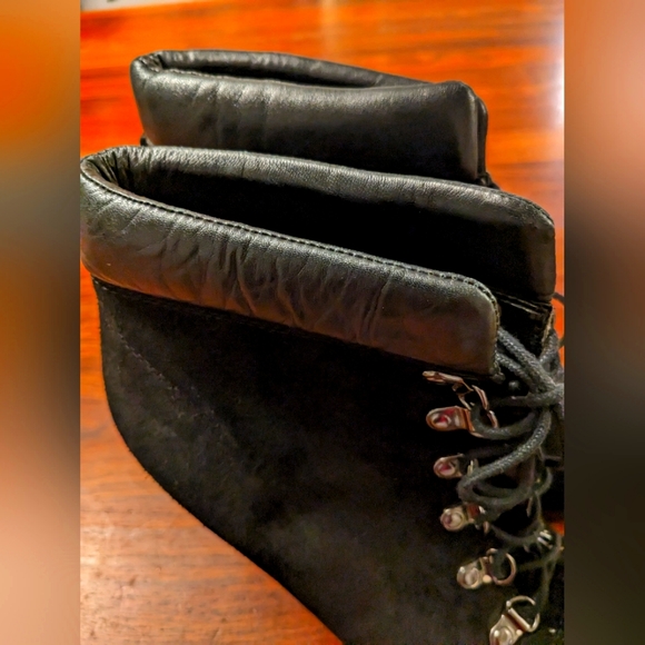 Ralph Lauren Suade Booties Brand New Size 10. - Picture 3 of 10